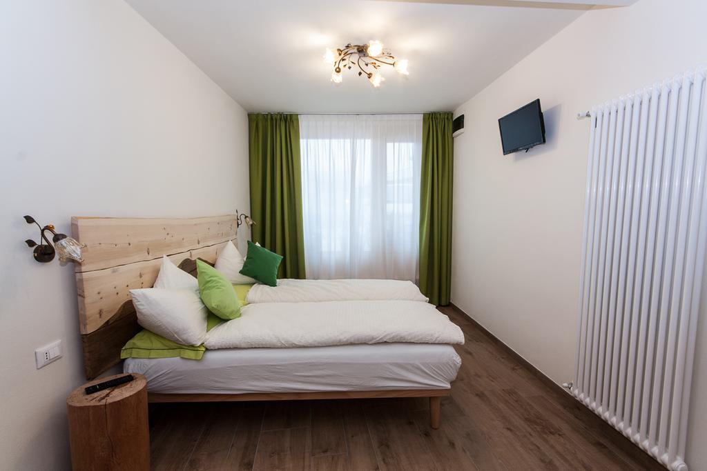 B&B Incanto Cles Phòng bức ảnh